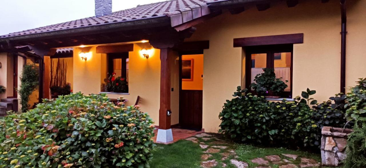 Casas Rurales Entrecastanos Onís Exterior foto
